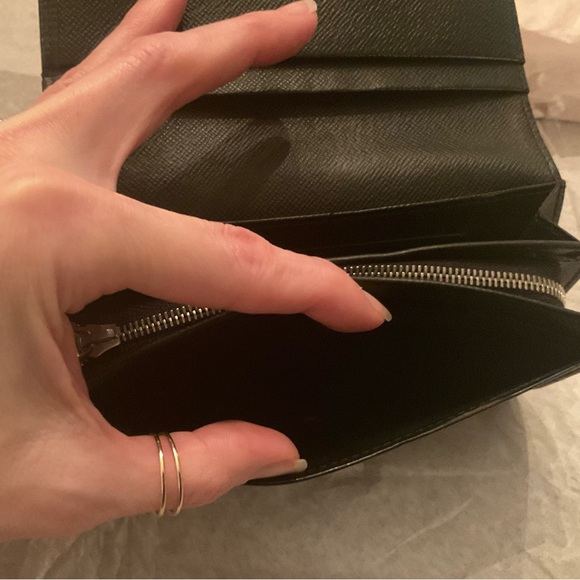 Louis Vuitton Epi Leather Long Wallet–Noir | Vintage Collector Piece | Full Set - Picture 13 of 16
